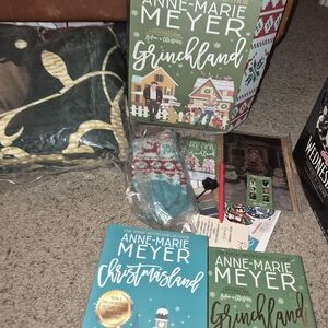 Anne-Marie Meyer Book and Blanket Set